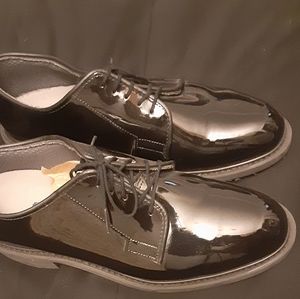 Dress shoes